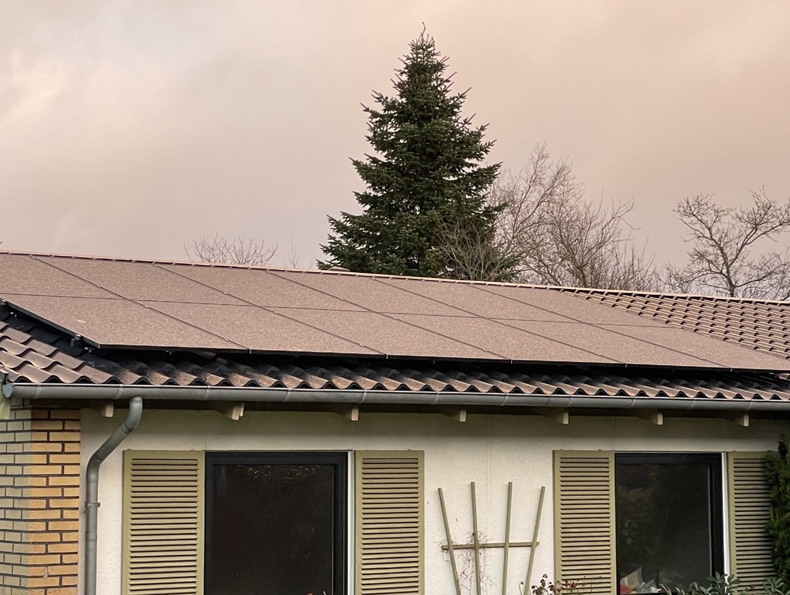 Nærbillede af solcelleanlæg