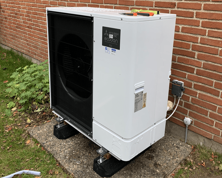 Luft-til-vand varmepumpe installation